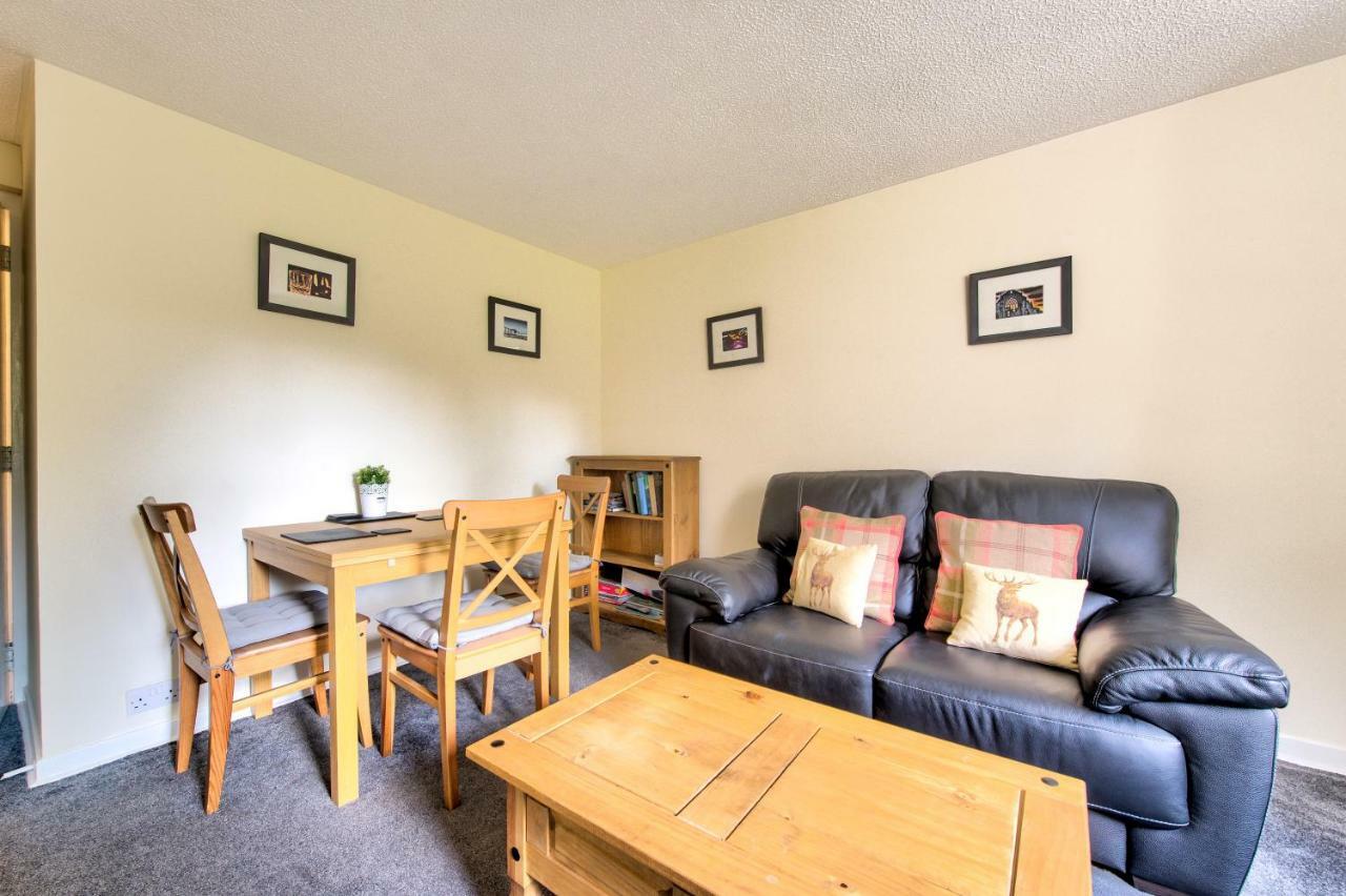 Charming 1 Bed Apartment With Castle View EDI Buitenkant foto