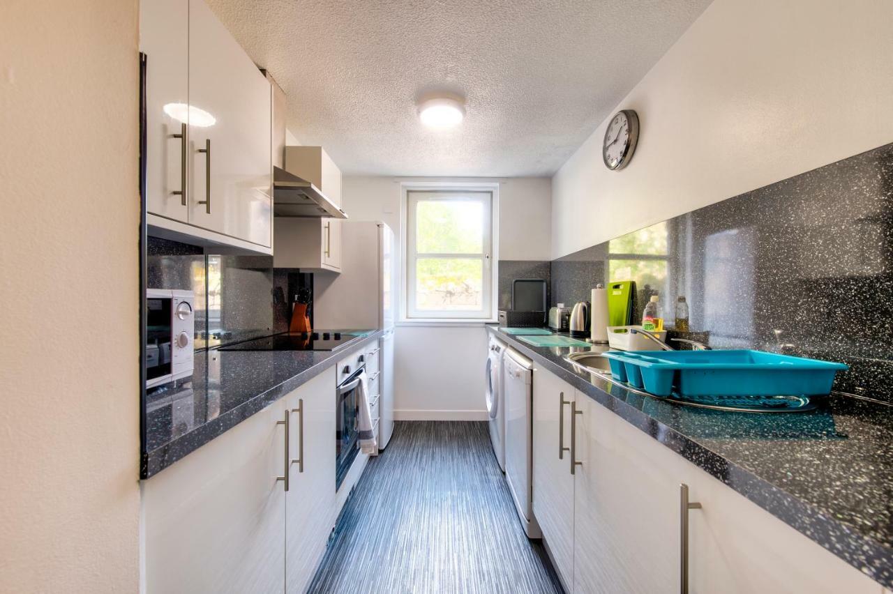 Charming 1 Bed Apartment With Castle View EDI Buitenkant foto