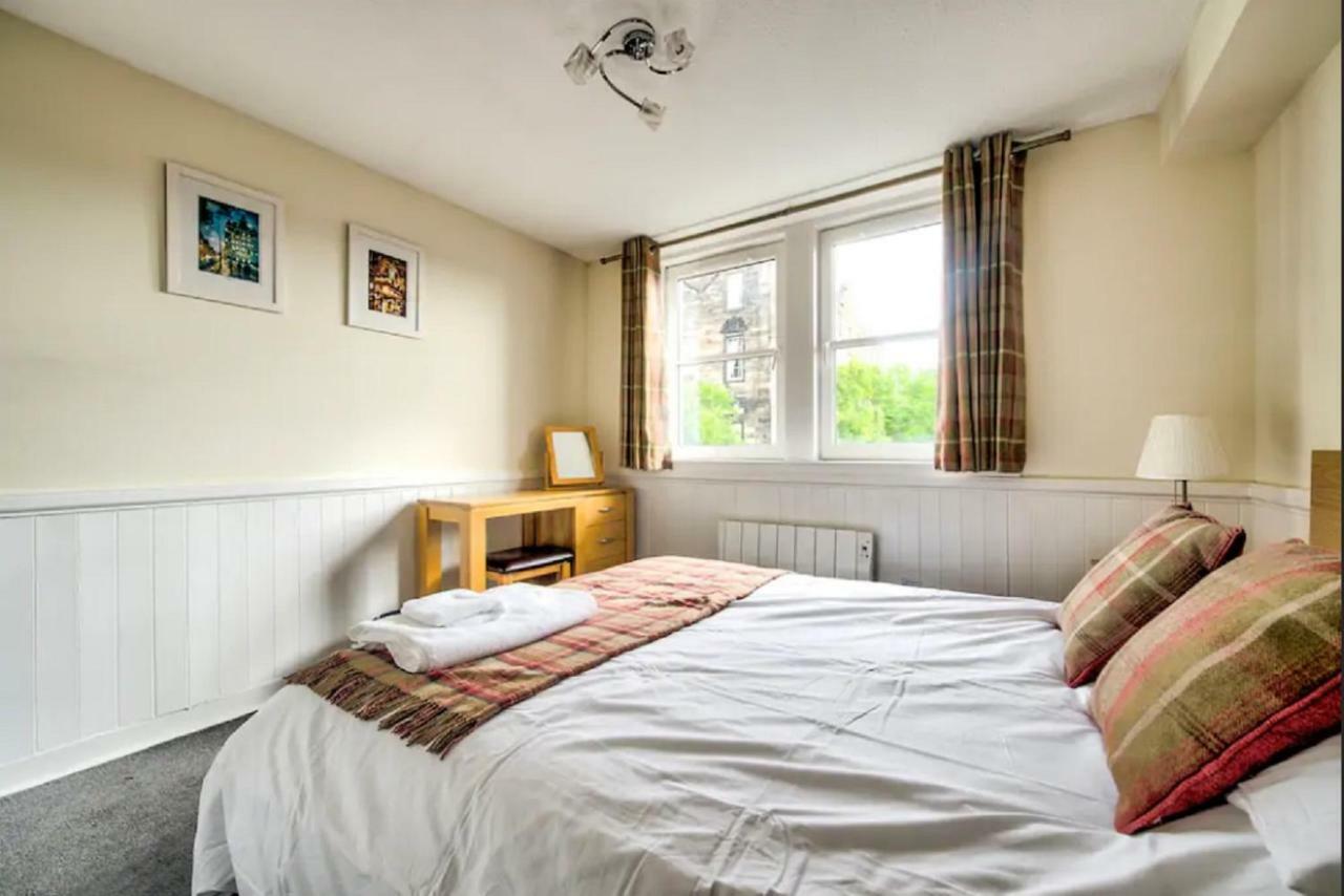Charming 1 Bed Apartment With Castle View EDI Buitenkant foto