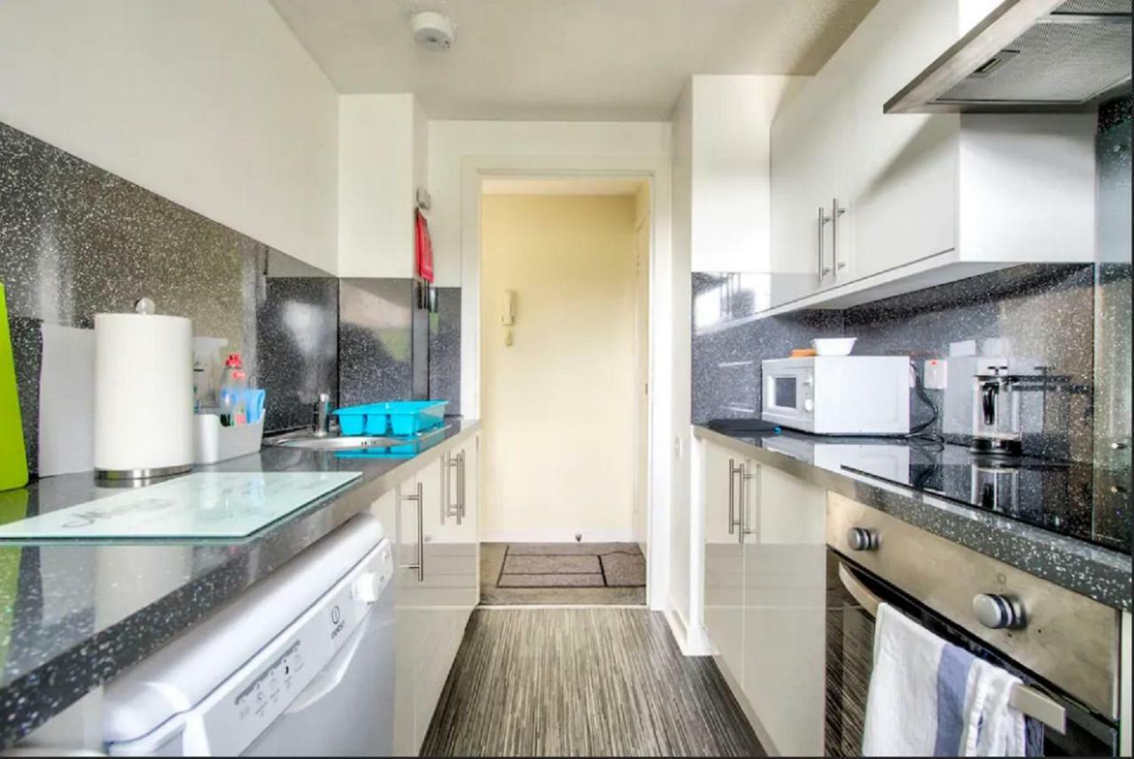 Charming 1 Bed Apartment With Castle View EDI Buitenkant foto